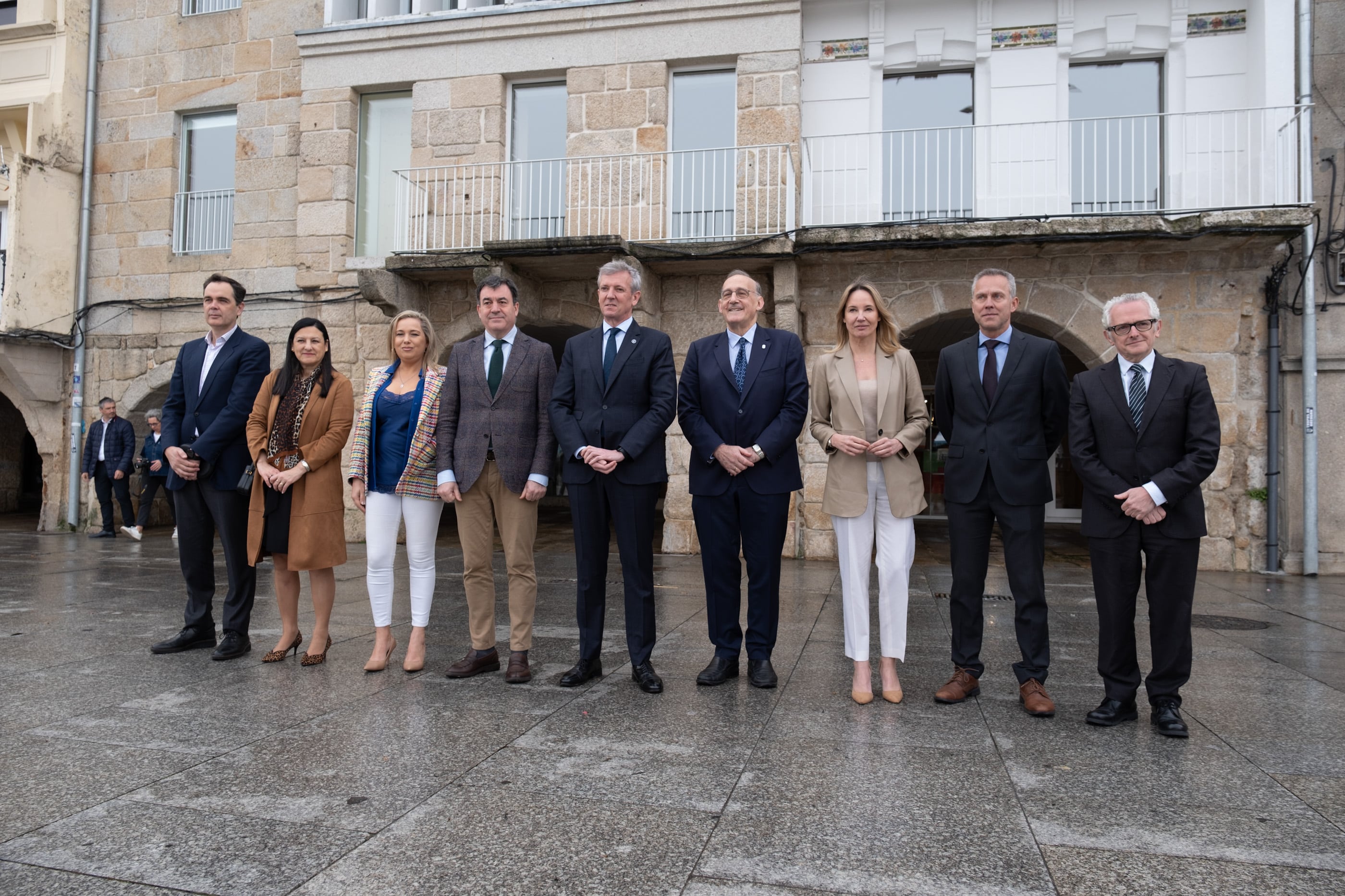 Firma convenio Grado Automoción en el edificio de la Universidad en el Berbés