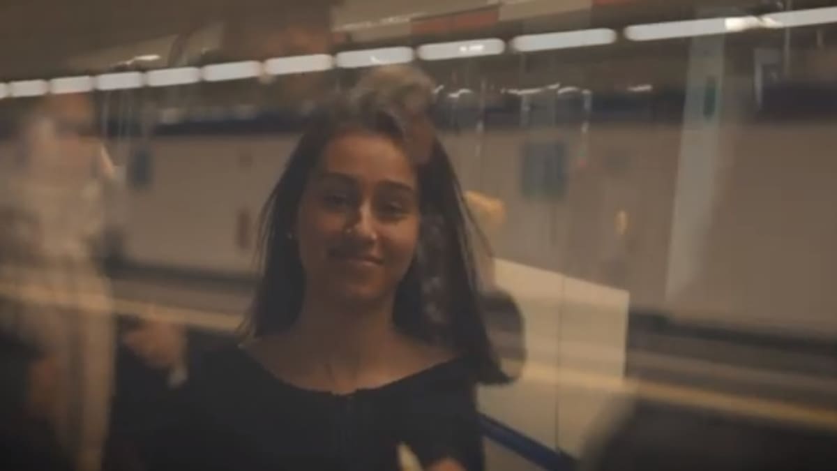 Así es el videoclip de 'Avenida de América', la canción de la arandina Ainhoa Gelado