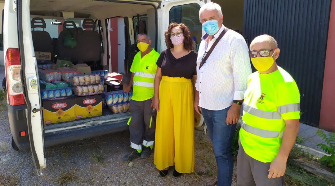 Momento de la recepción de los alimentos donados