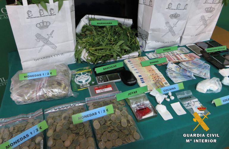 Este es el material incautado por la Guardia Civil