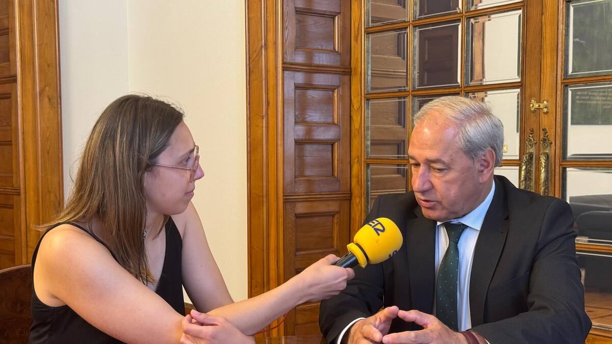 Malos entendidos y falta de comunicación: Así cierra Tomé la crisis del PSOE en la provincia