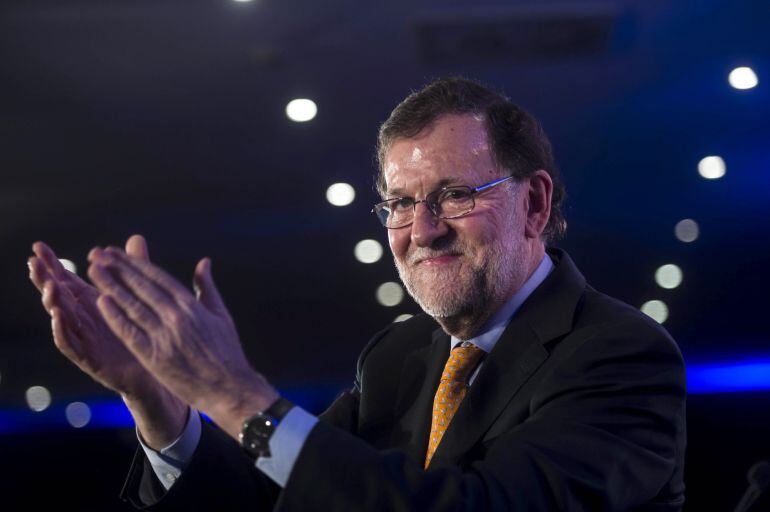 El presidente del Gobierno y del PP, Mariano Rajoy, durante la tradicional Copa de Navidad que organiza el PP de Córdoba