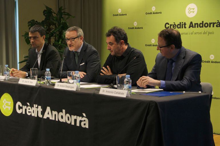 El director de Producte i Nous Projectes d'Andorra Turisme, Enric Torres, el director de Màrqueting de Crèdit Andorrà, Joan R. Mas, el president de l'Automòbil Club Andorra, Toti Sasplugas, i el representant del grup Hiper Pas, Antonio Cañabate.
