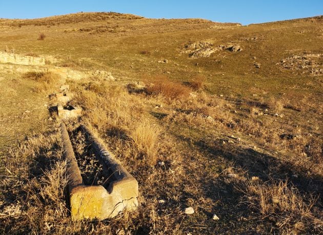 En la fuente del Canto aún se conservan los pilones para el ganado.