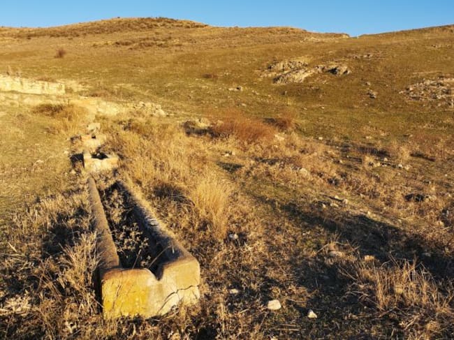 En la fuente del Canto aún se conservan los pilones para el ganado.