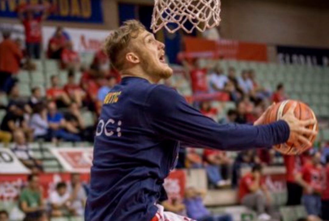 El alero bosnio Lazar Mutic será el sustituto de Romà Bas hasta el final de temporada