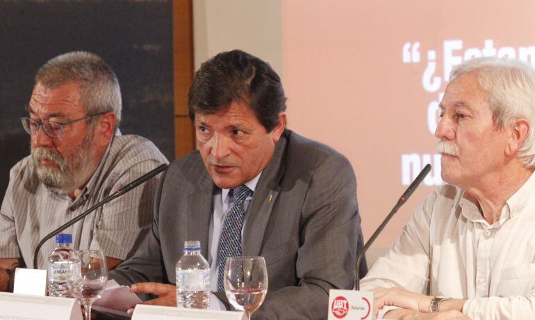 Javier Fernández junto a Cándido Méndez y Justo Rodríguez Braga 