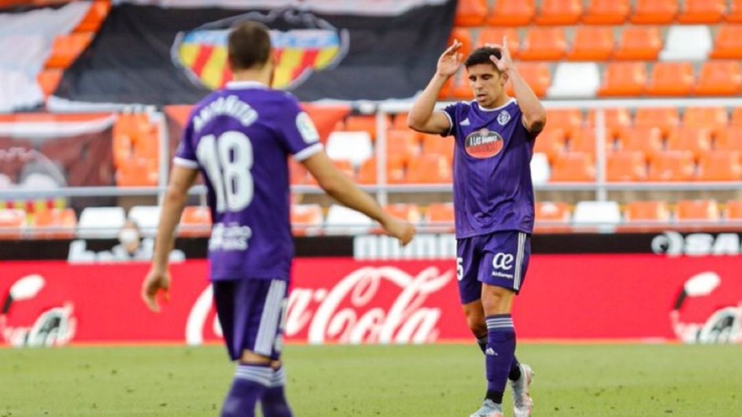 Víctor celebra su gol en Mestalla