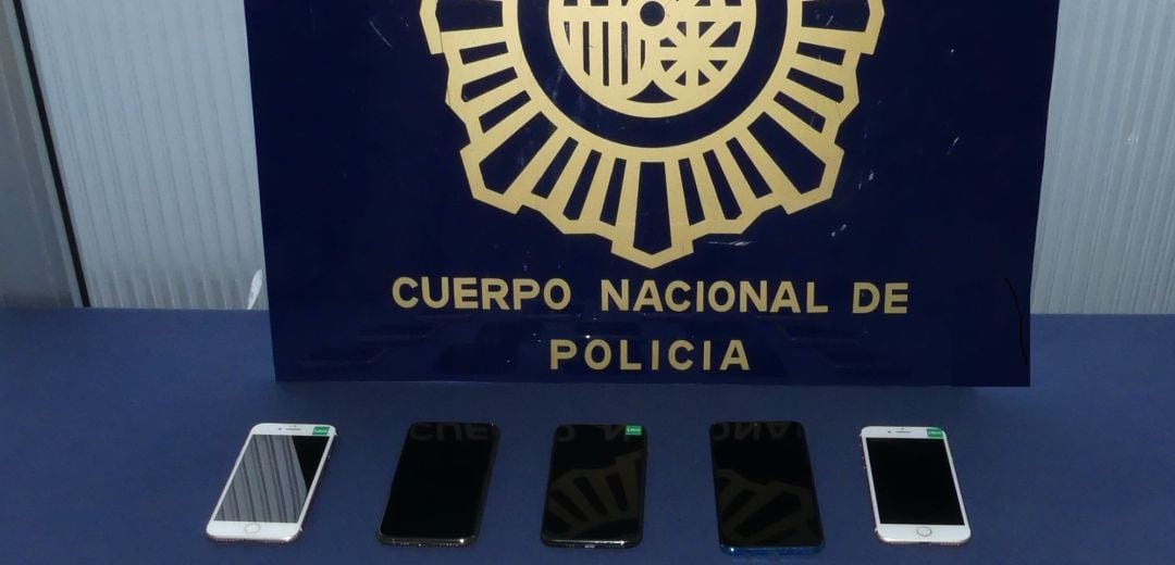 Móviles incautados en una estafa para su adquisición 