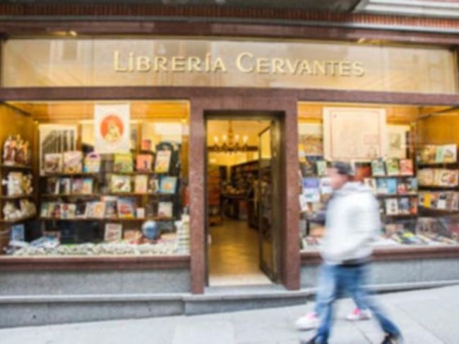 Fachada de Librería Cervantes en la Calle Real de Segovia
