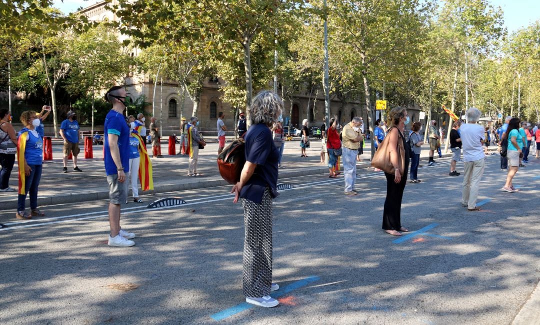 FOTOGALERÍA | Las concentraciones de la Diada marcadas por la distancia.