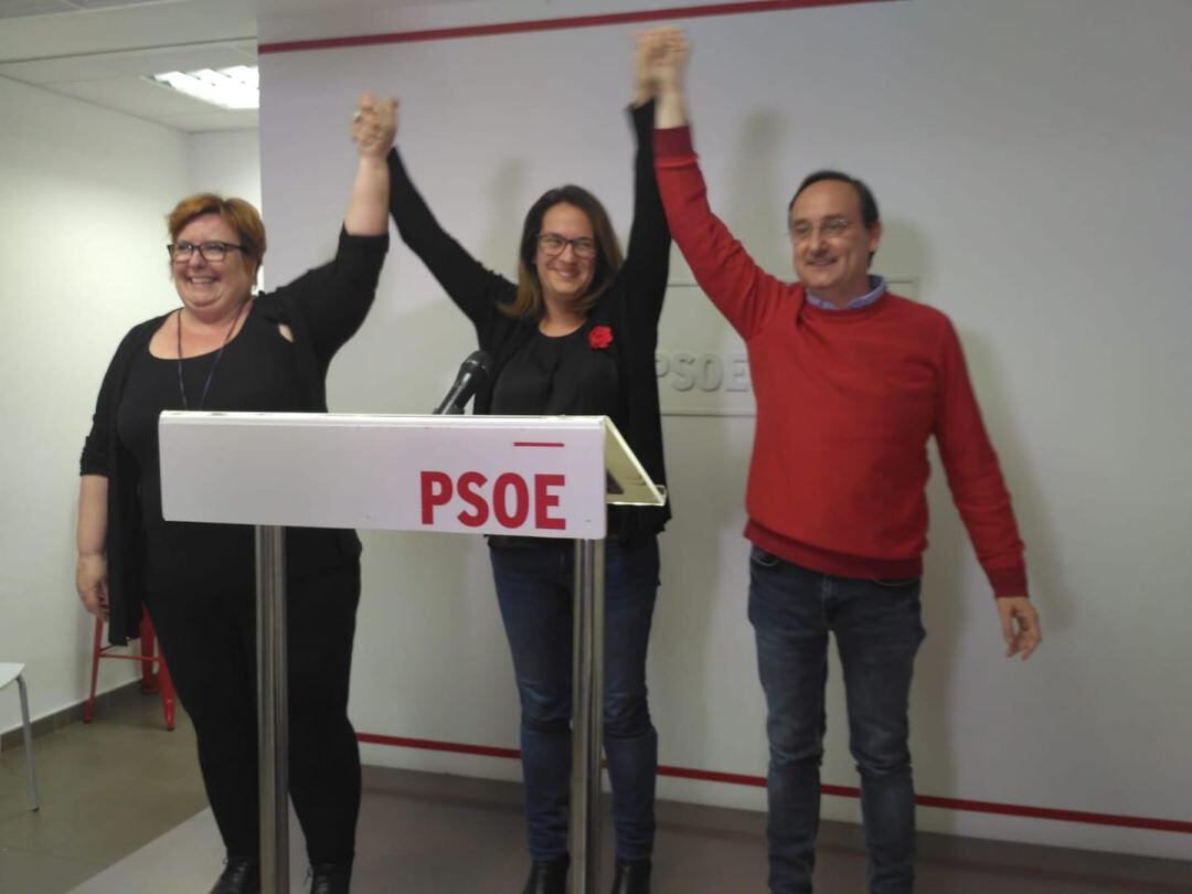 Carme García Querol, Susana Mora y Pau Morlà celebrando la victoria