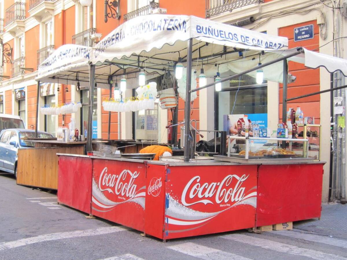 València refuerza las inspecciones para garantizar que se cumplen las normas en los actos falleros