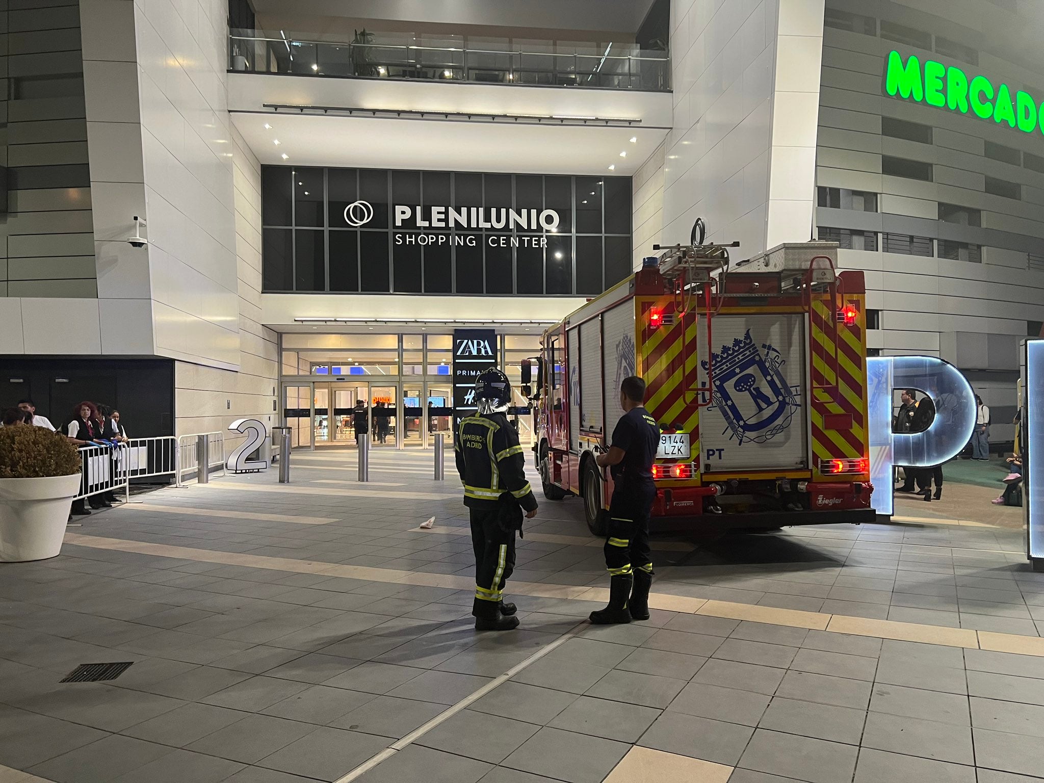 Incendio en el centro comercial Plenilunio de Madrid