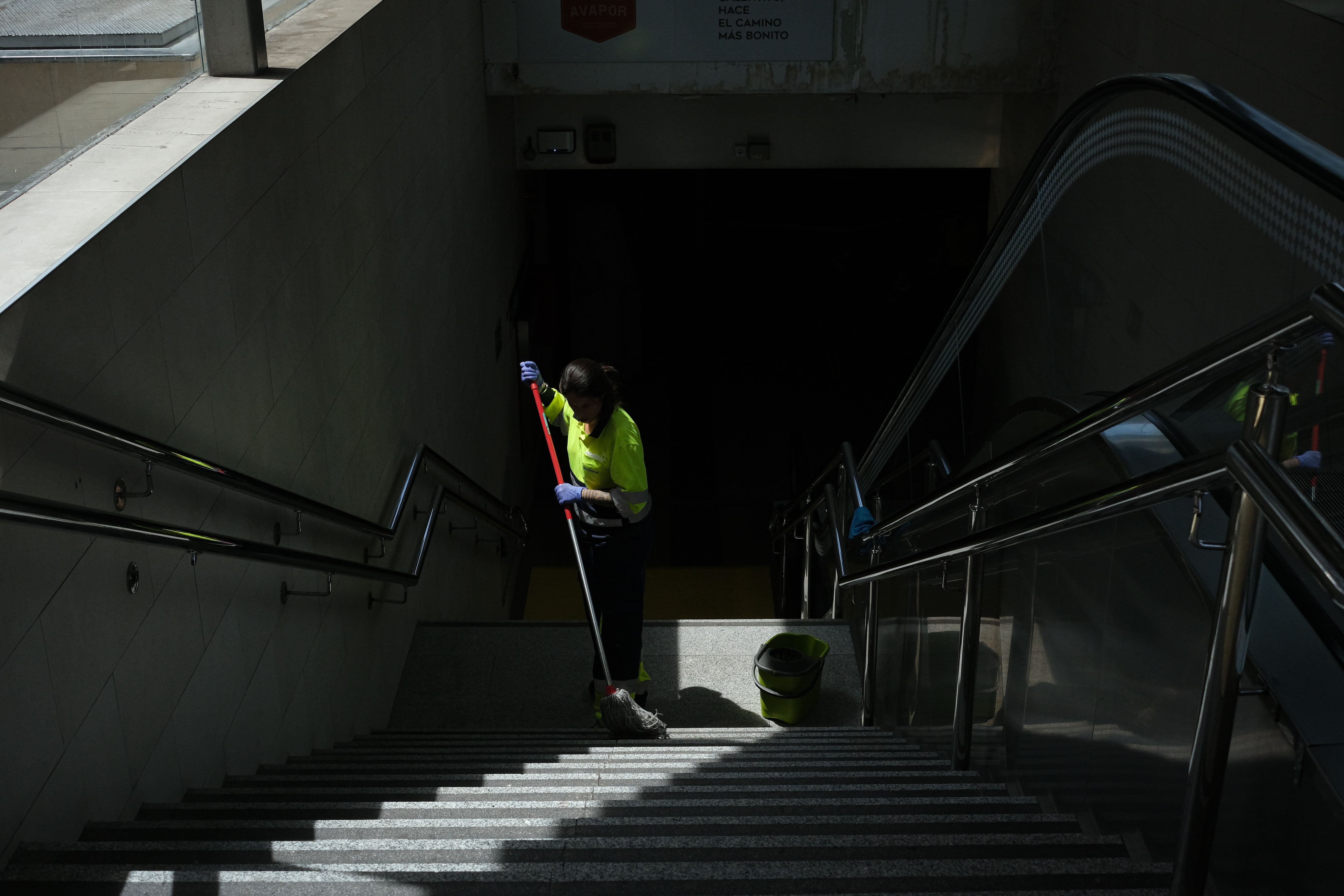 Estación de trenes de Carrús en Elche sin luz por el apagón