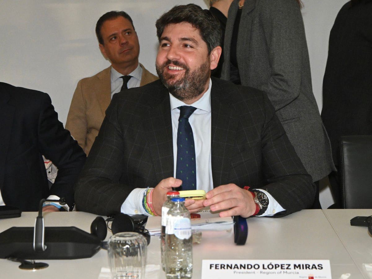 López Miras reclama prudencia al Gobierno tras el mensaje de Sánchez sobre la guerra