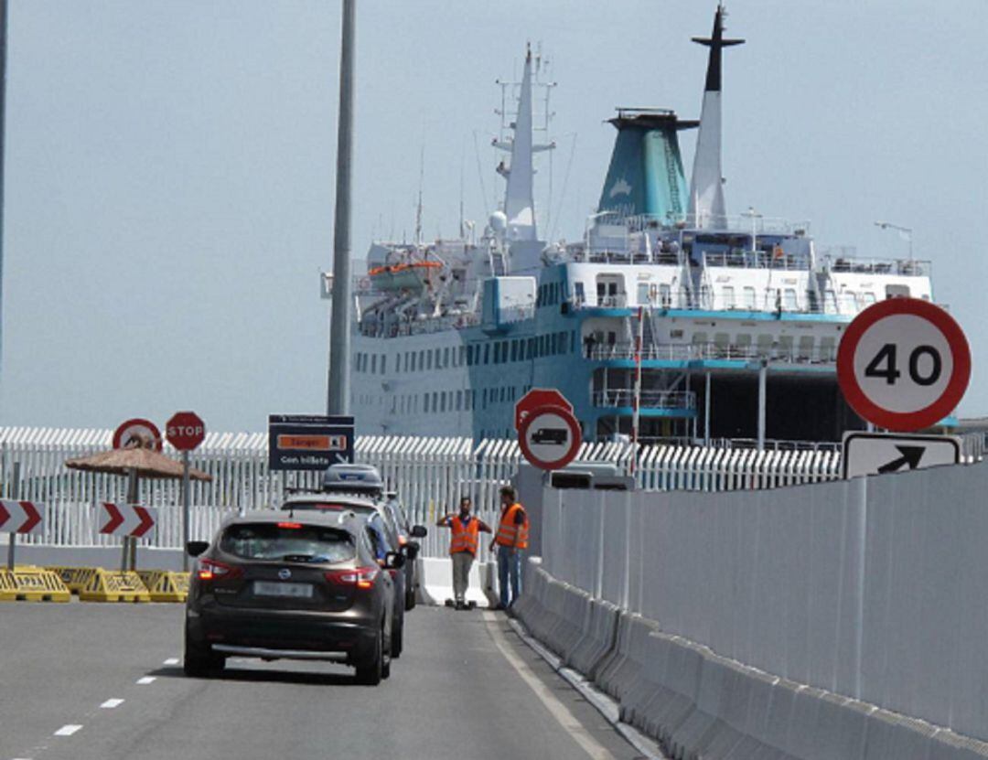 Un embarque en el Puerto de Algeciras.