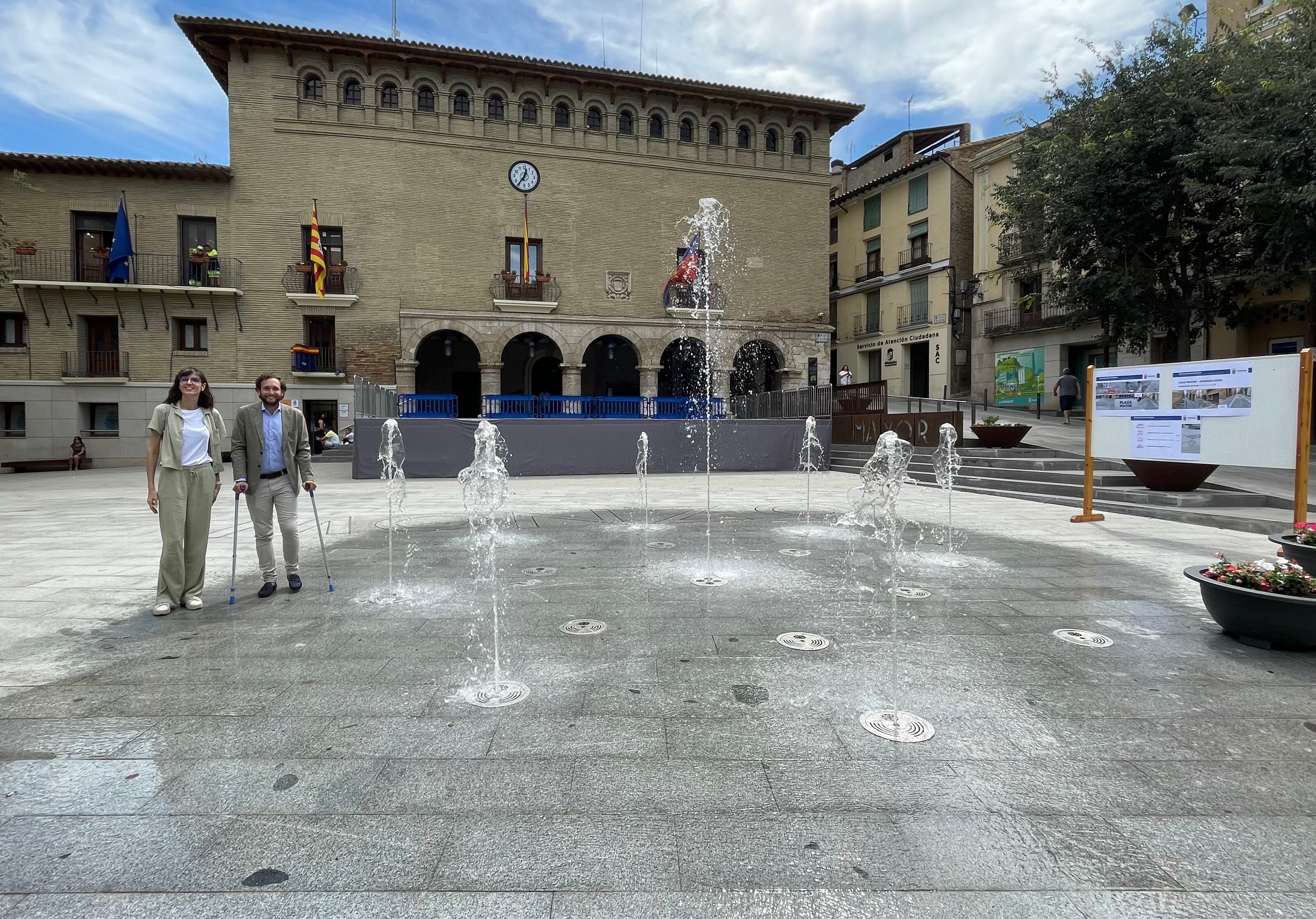 Fuente en la plaza Mayor de Monzón