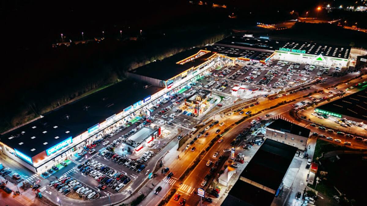Tres vecinas de Vigo, investigadas por la Guardia Civil tras cometer varios robos en un centro comercial de Nigrán