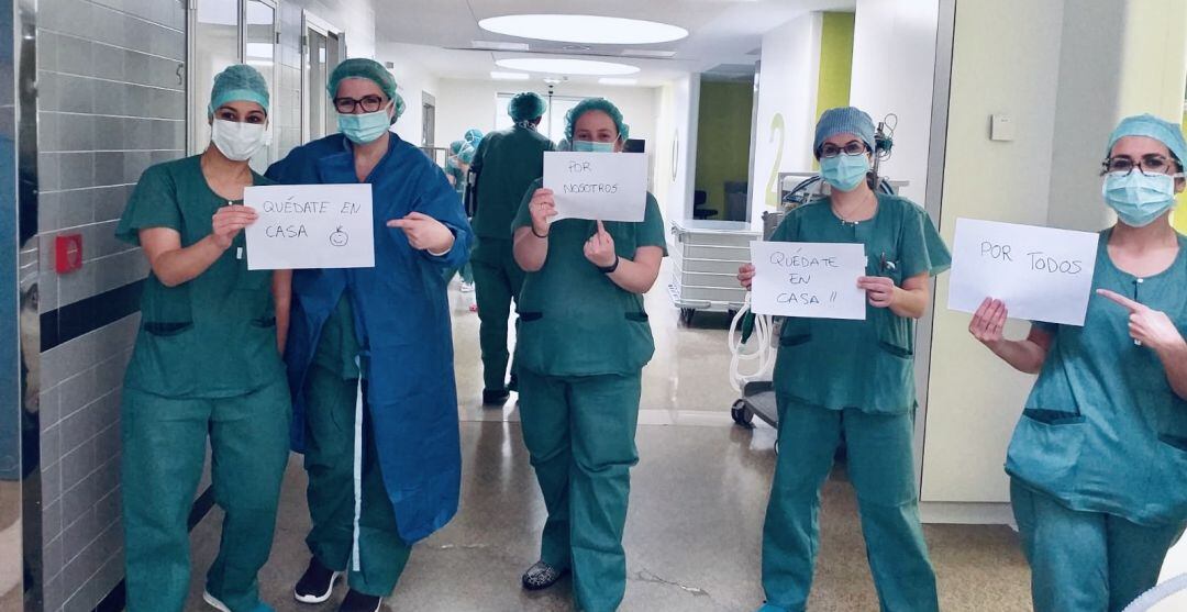 Trabajadoras del Hospital Donostia recuerdan la importancia de quedarse en casa para salvar vidas