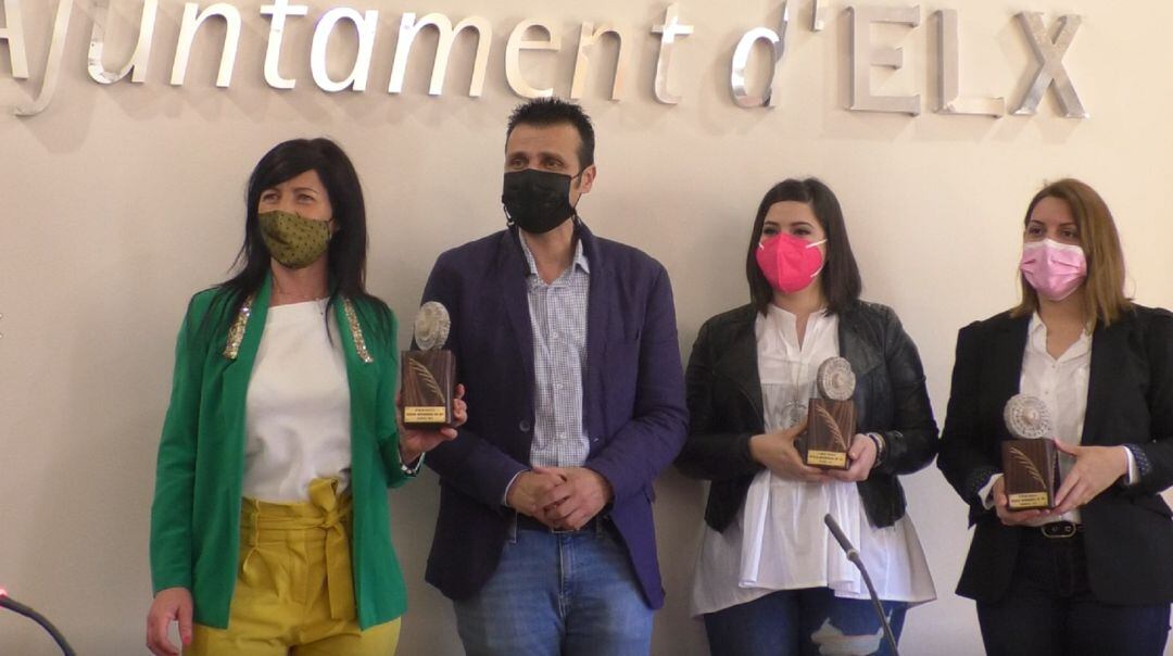 Carles Molina junto a las empresarias galardonadas en el primer trimestre del 2021