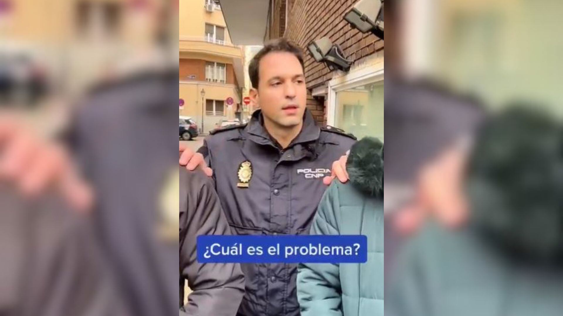 TikTok de la Policía pidiendo respeto tras las críticas a Borja Iglesias y Ruibal.