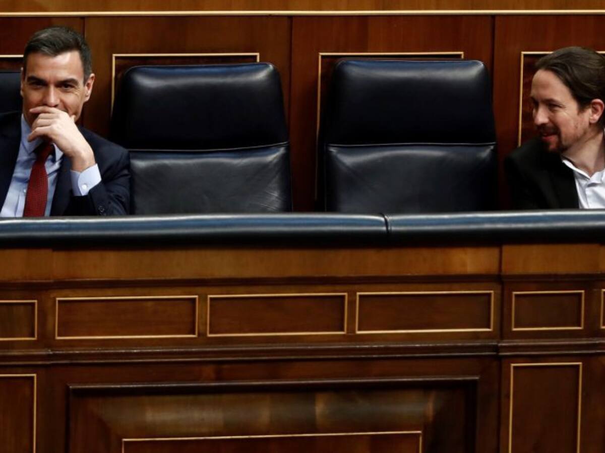 A por los sindicatos y la patronal