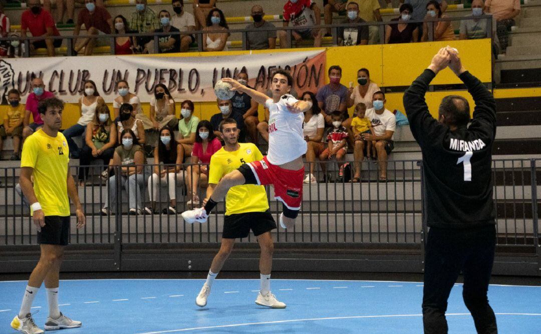Prueba de fuego para Balonmano Nava en la Copa de Castilla y León