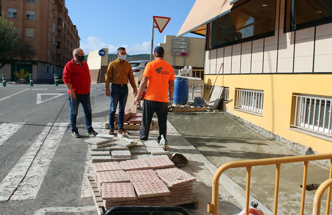 L&#039;Alcora mejora la accesibilidad con la eliminación de barreras arquitectónicas en los pasos de peatones. 