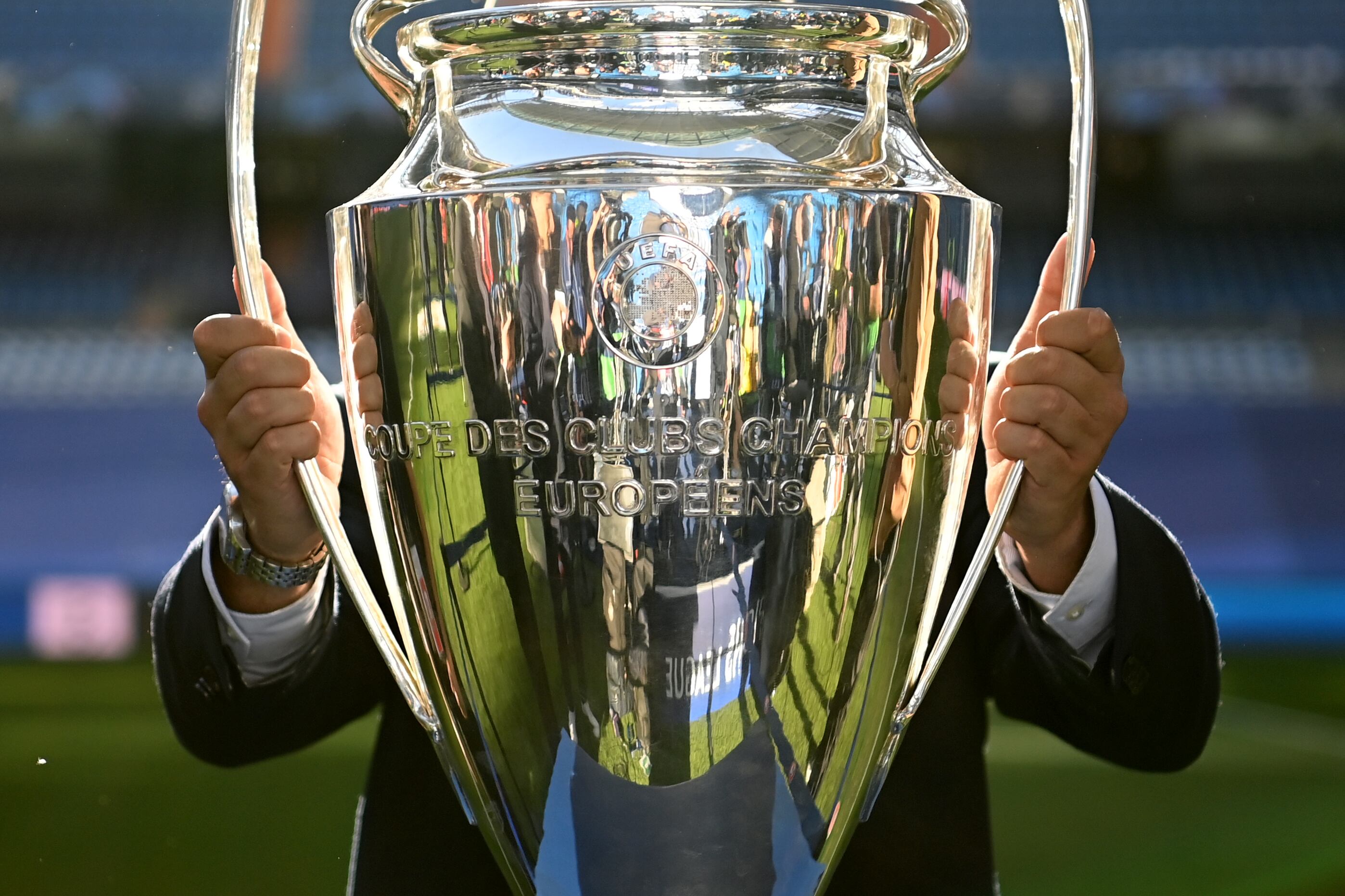 Una fotografía del trofeo de la Champions League. La competición cambiará de formato a partir del año 2024.