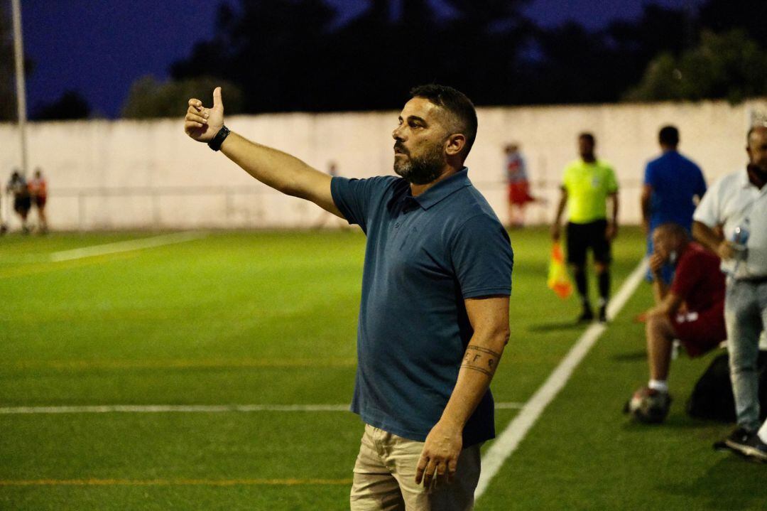 Emilio Fajardo durante el partido ante La Algaida