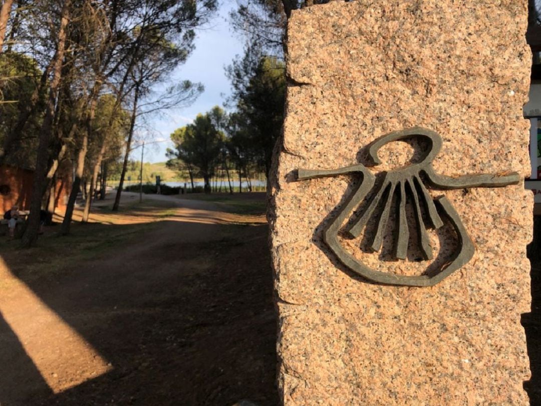 Camino de Santiago en el parque de la Grajera en Logroño.