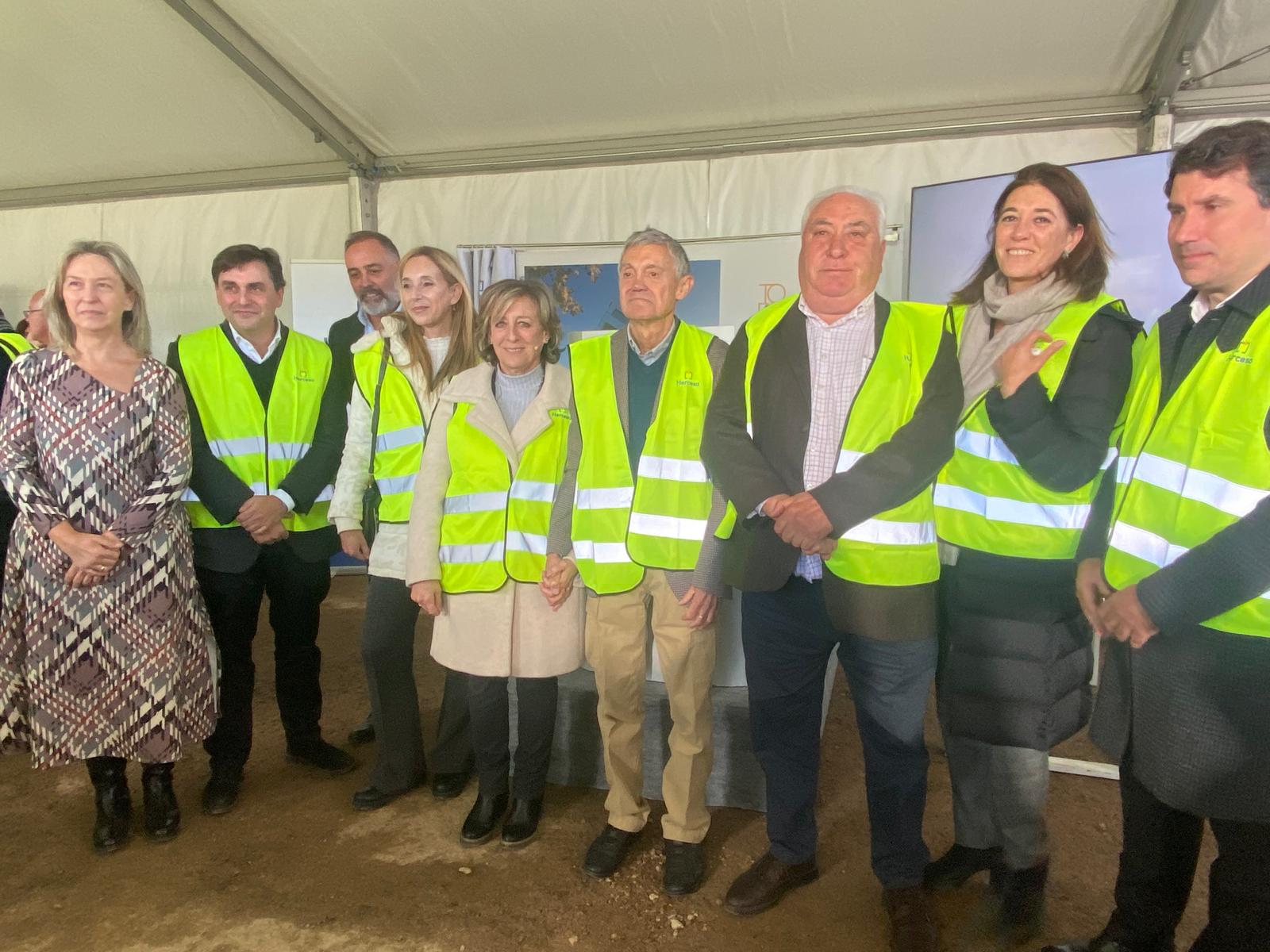 Equipo directivo Hercesa junto a la alcaldesa y la presidenta del Colegio de Arquitectos