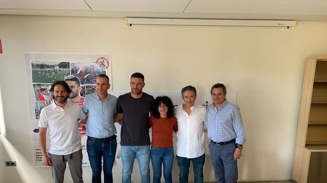 Jorge Molina agradece el gesto del ayuntamiento y que uno de los campos municipales lleve su nombre. (08/06/2022)