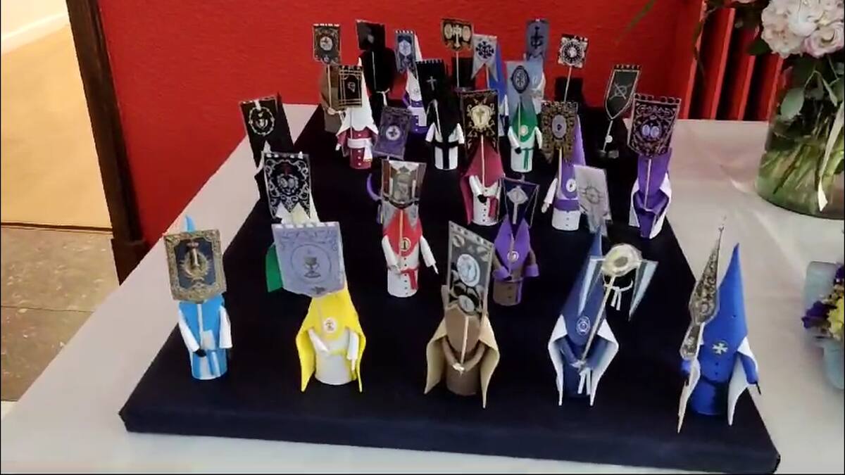 Nancys y nenucos para recrear la Semana Santa zaragozana