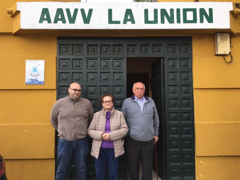 Directivos de la Asociación de Vecinos La Unión reclaman mayor atención con el barrio.