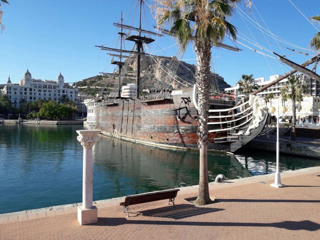 La réplica del Santísima Trinidad en su ubicación antes del traslado