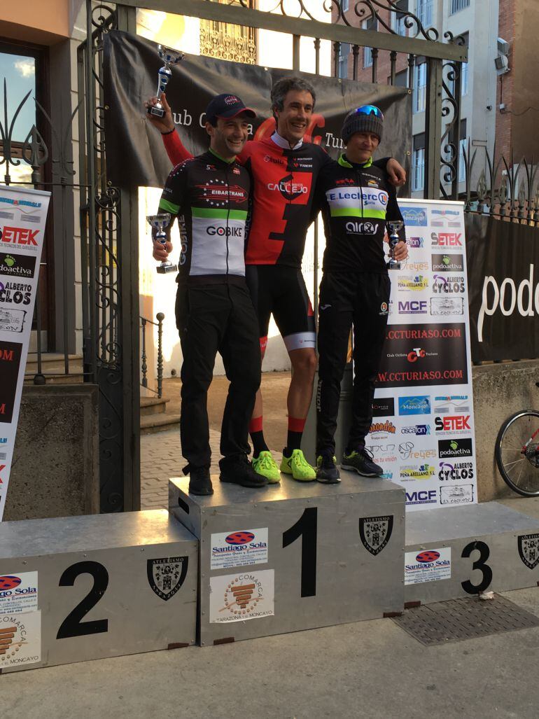 Iván de Miguel, del E.Leclerc, en el podium de la Challenge de Tarazona.