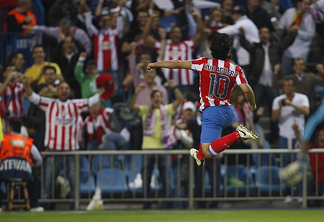 Agüero celebra el gol que el marcó a los franceses