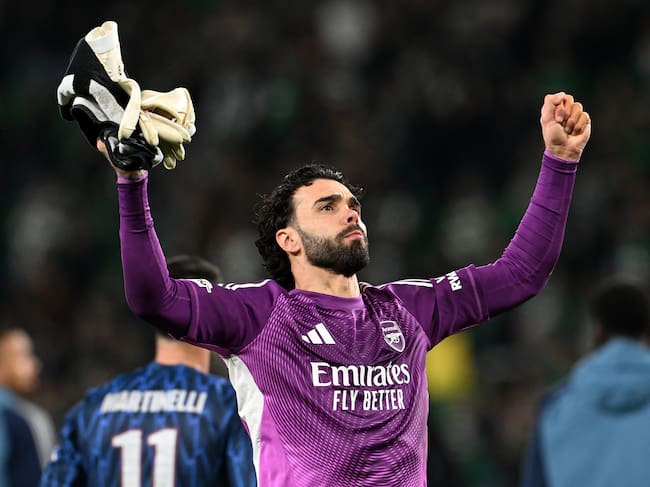 David Raya celebra la victoria del Arsenal frente al Sporting en Champions