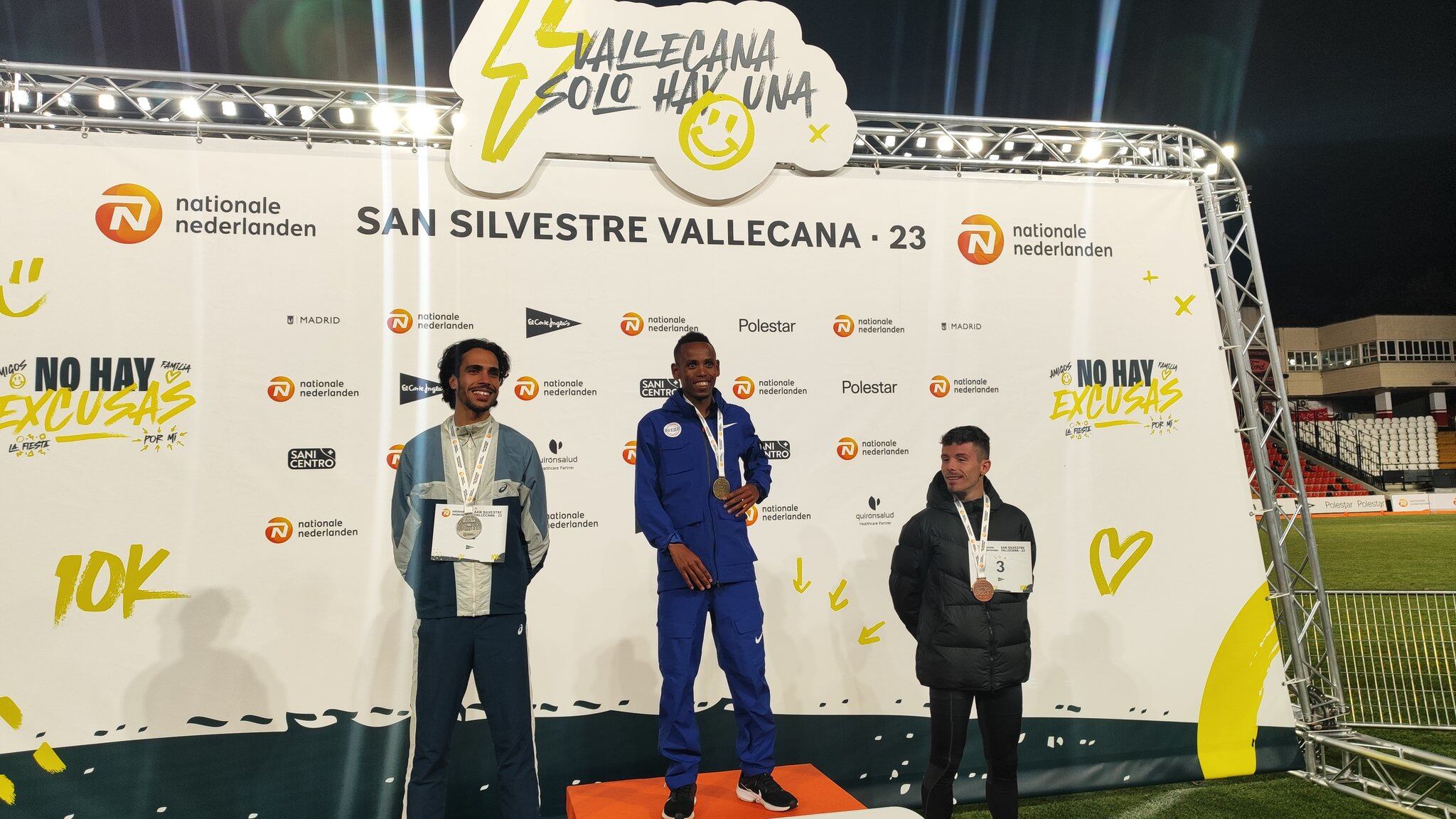 Podio de la San Silvestre Vallecana 2023 en categoría profesional masculina