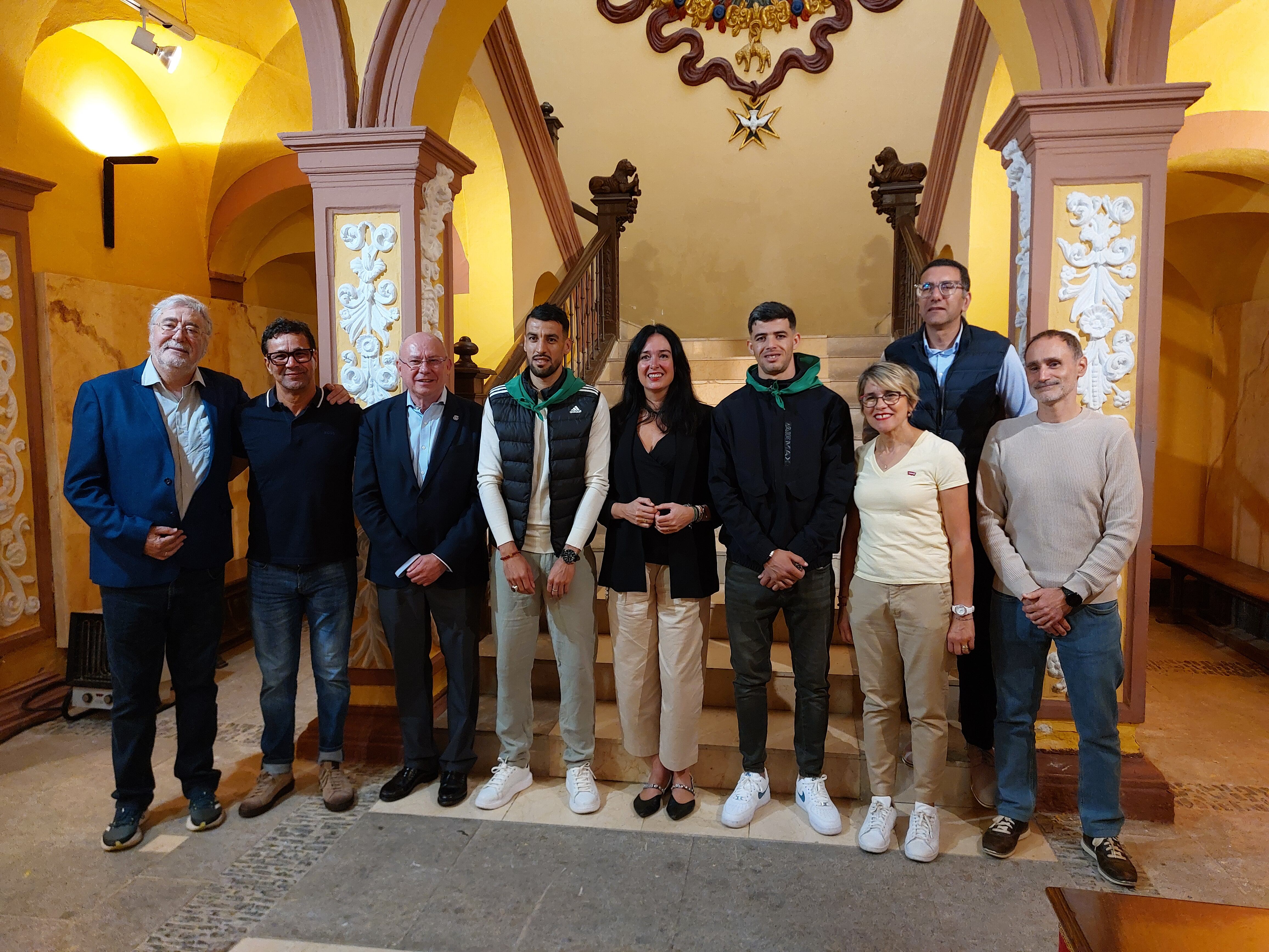 Recepción en el Ayuntamiento de Huesca al atleta de Intec Zoiti Djamel Sedjati