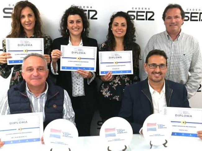 De pie: Mayte Castillo, de Vithas Hospitales; Arantza Valera, de Vectalia; María Gómez, de Necomplus, y José Manuel Albentosa. Sentados: Javier Astillero, de Eurobanan; y Andrés Sánchez, del Grupo ASV