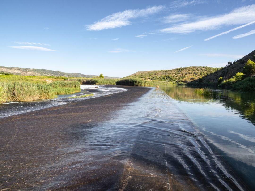 El río Xúquer a su paso por Antella, en la provincia de Valencia. 