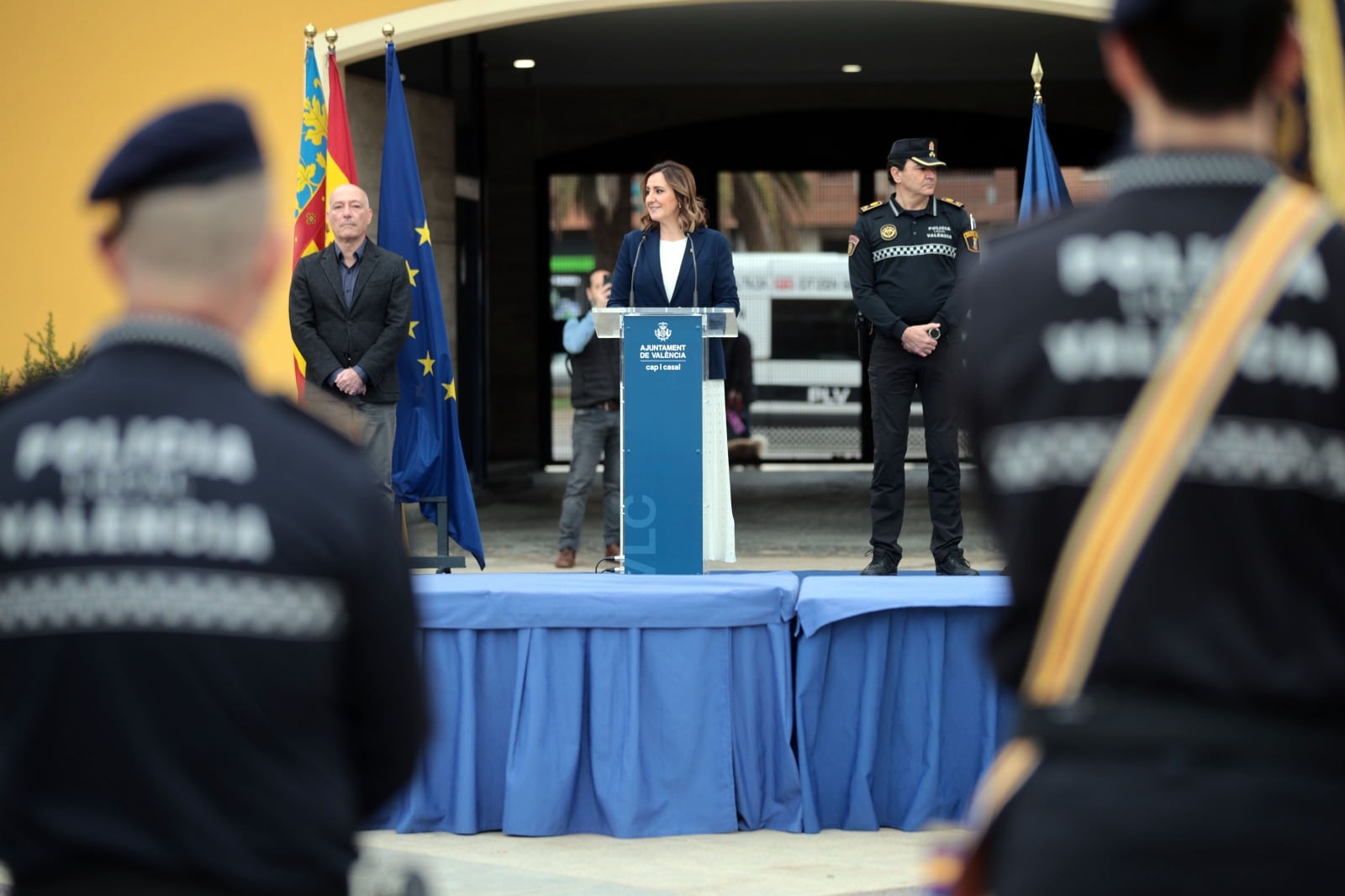 València presenta a los 63 nuevos agentes de la USAP, la unidad de la Policía Local para situaciones de "alta exigencia"
