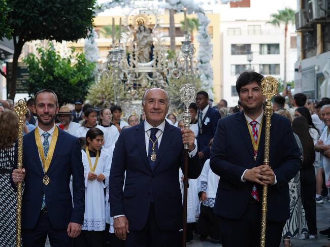 Nicolás Fernández, presidente del Consejo local; José Ignacio Landaluce, alcalde de Algeciras; Ismael Villa, hno. Mayor Hdad. Palma.