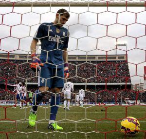 El Real Madrid sufrió en el derbi del Calderón la derrota más dolorosa de la temporada (4-0)