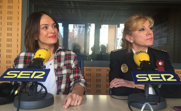 Mónica Sánchez creadora de la firma de moda La Chispa Adecuada y Julia González, jefa de la Policía Local de Valladolid
