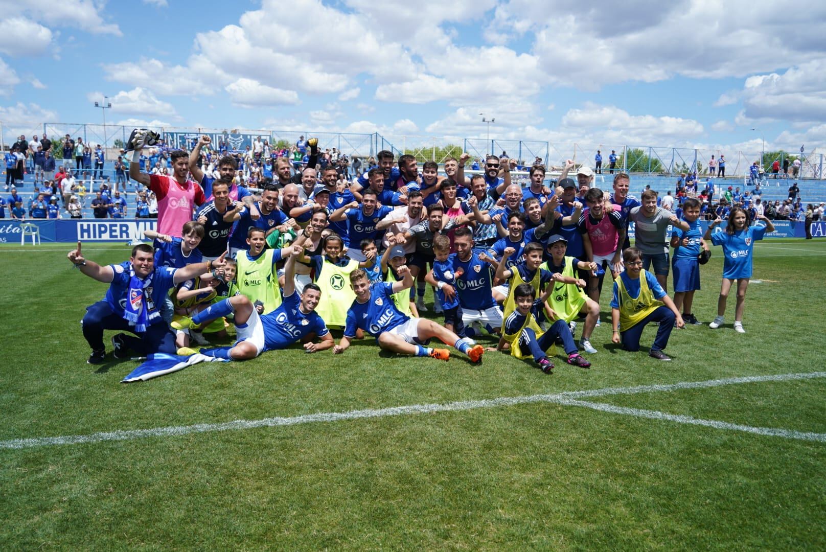El Linares Deportivo celebra su victoria ante el Deportivo de La Coruña.