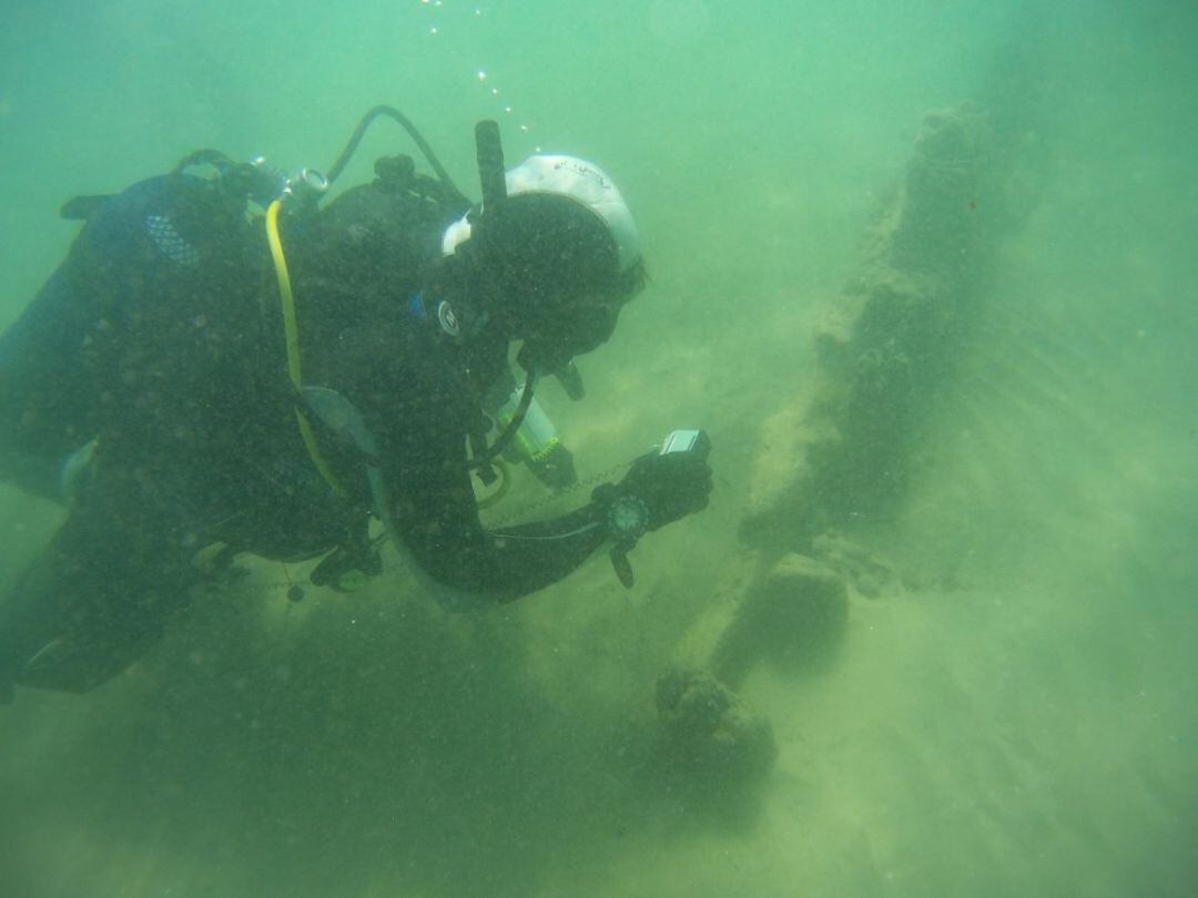 Trabajos de documentación del pecio del Centro de Arqueología Subacuática de la Comunitat Valenciana 